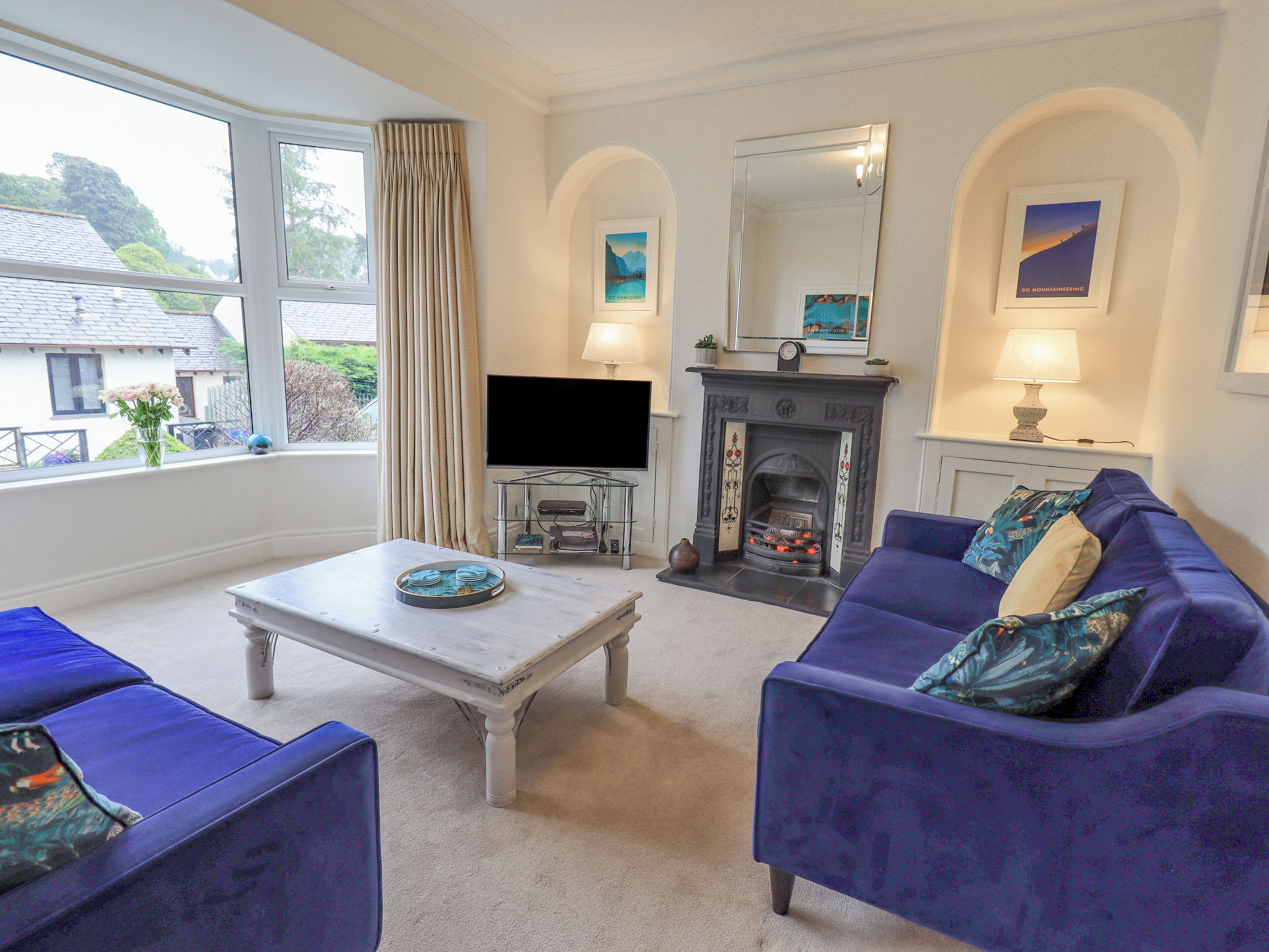 ASH COTTAGE, family friendly, with a garden in Bowness-On-Windermere
