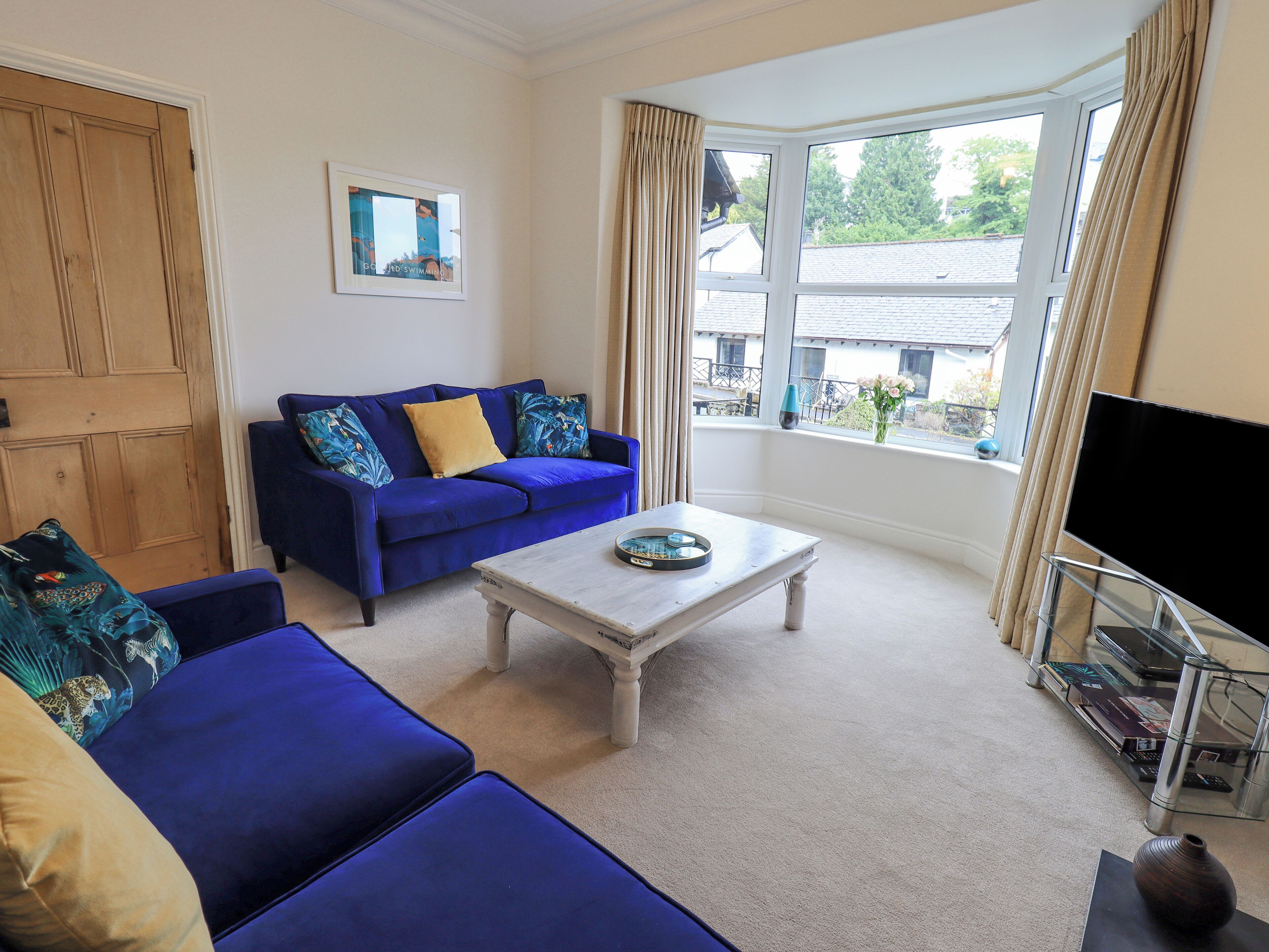ASH COTTAGE, family friendly, with a garden in Bowness-On-Windermere