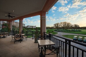 Outdoor dining - Grande Vista Resort by Marriott (Orlando)