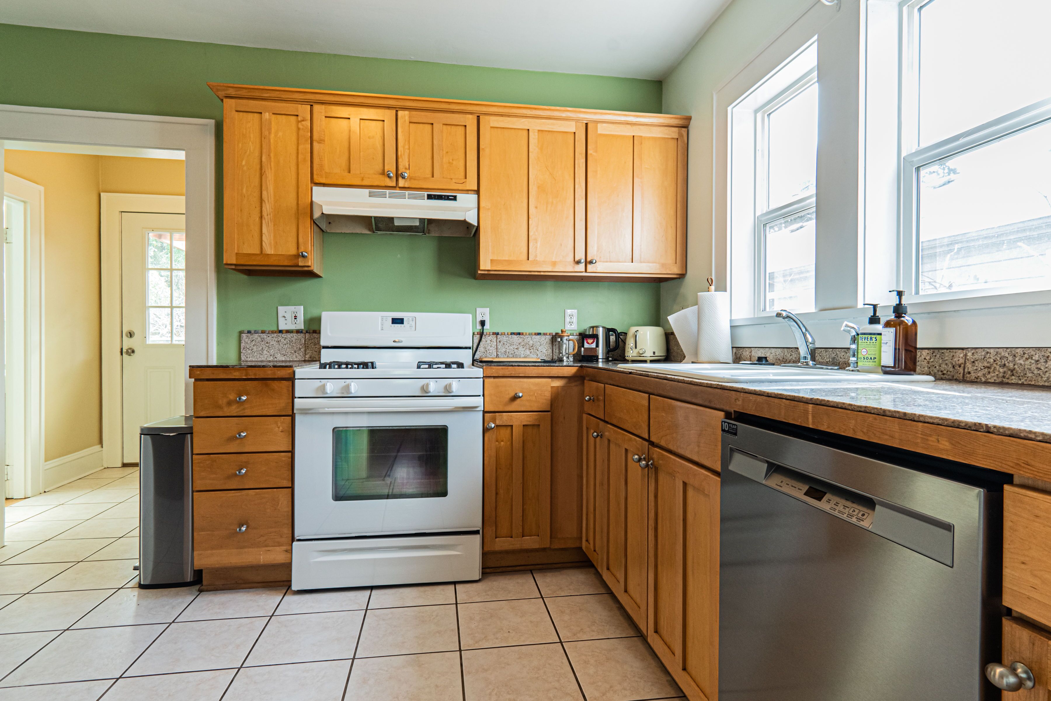 Entire Cute Tranquil Oasis in PDX