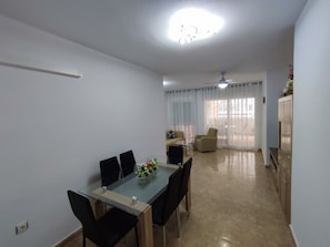 Interior - Remarkable 3-Bed Apartment in Calp free parking (Calp)