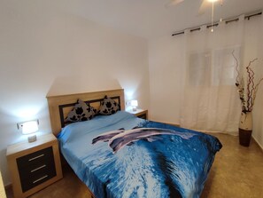 3 bedrooms, iron/ironing board, bed sheets - Remarkable 3-Bed Apartment in Calp free parking (Calp)
