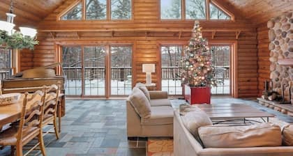 SHARED SPACE, Log Home 15 min from the Twin Cities.. 2 rooms available to share