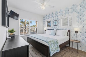 5 habitaciones, escritorio y tabla de planchar con plancha 