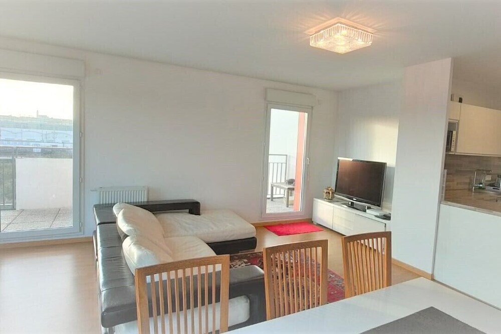 Close to Paris / Fully furnished Apartment 3 bedrooms