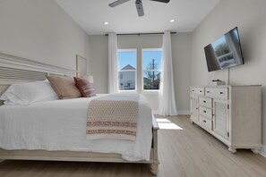 8 habitaciones, tabla de planchar con plancha y cuna de viaje 