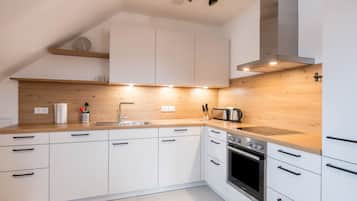 Kühlschrank, Ofen, Herdplatte, Geschirrspüler