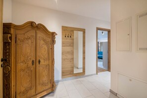Interior - Apartment 'Rosa' at the Schloegelhof with Wi-Fi & Balcony (Gilching)