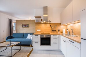 Refrigerador, horno, parrilla de estufa y lavavajillas 