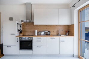 Kühlschrank, Ofen, Herdplatte, Geschirrspüler
