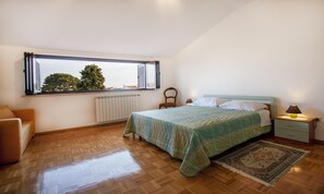 2 soverom og sengetøy