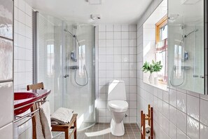Bathroom amenities - Fantastic Villa in the Countryside - 20 Mins From Malmo (Svedala)