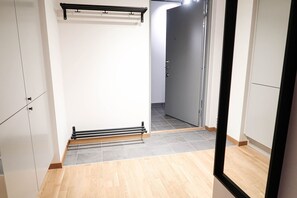 Apartment, 1 Bedroom, Balcony, Garden View | Interior