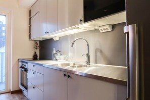 Apartment, 1 Bedroom, Balcony, Garden View | Interior