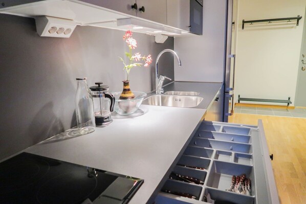 Lägenhet - 1 sovrum - balkong - utsikt mot staden | Interiör