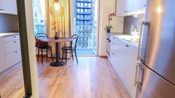 Apartment, 1 Bedroom, Balcony, Garden View | Interior