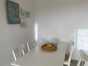Apartment, 2 Bedrooms, Smoking, Balcony | Dining room