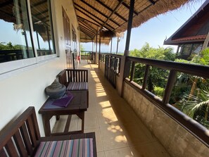 Balcony - Comfortable Island Suites With Beautiful View and Balconies With Kitchenette (Ko Mak)