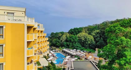 Marina Sands Bijou Boutique - Amazing vi
