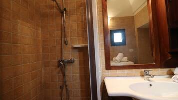 House, 2 Bedrooms, Garden View | Bathroom