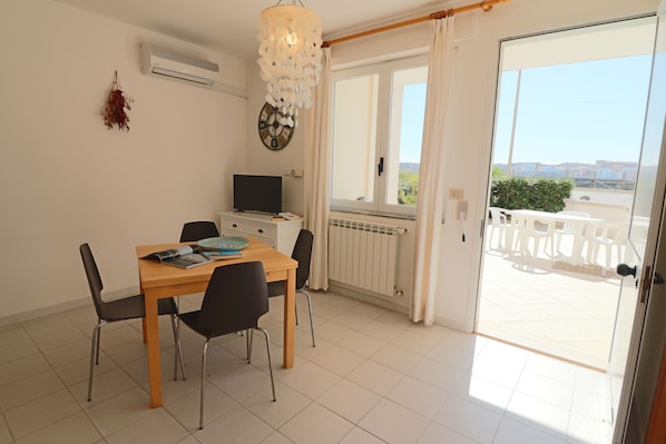 Maison, 2 chambres, vue sur la ville | Restauration