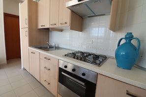 Maison, 2 chambres, vue sur la ville | Cuisine privée