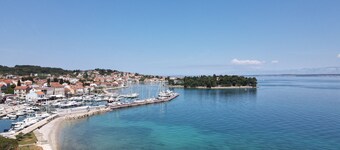 Seafront Spacious Apartment Spazzio