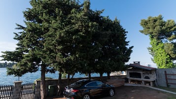 Apartment, 3 Bedrooms, Smoking, Balcony | Garden