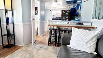 House, 2 Bedrooms, Balcony, River View | Dining
