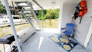 House, 2 Bedrooms, Balcony, River View | Exterior - 2 Story Houseboat Seeking a Captain Fishpets Ok (West Monroe)
