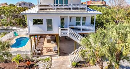 Floridays • Steps to Gulf • Heated Pool, Spa, 2 Carts