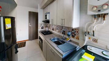 Fridge, microwave, oven, stovetop