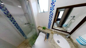 Dusche, Handtücher, Seife, Toilettenpapier