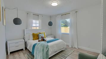 3 bedrooms, iron/ironing board, free WiFi, bed sheets