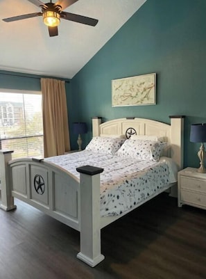 2 Schlafzimmer, Schreibtisch, Bügeleisen/Bügelbrett, kostenloses WLAN