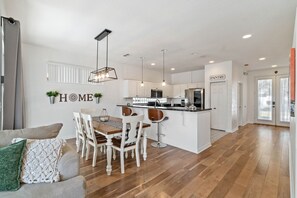 Interior - CHARMING 4BD/2BD* MINUTES TO DISNEY THEME PARKS (Kissimmee)