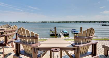 Lakefront Home w/ Rooftop Deck, Grill, Games!