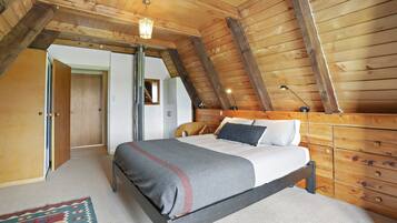 4 bedrooms, iron/ironing board, WiFi