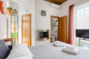 2 makuuhuonetta, silitysrauta/-lauta, Wi-Fi, vuodevaatteet