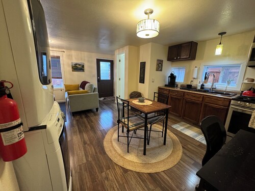Centrally located 1 bd/1ba bungalow
