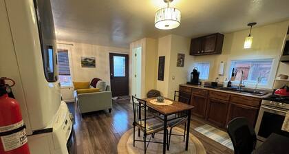 Centrally located 1 bd/1ba bungalow