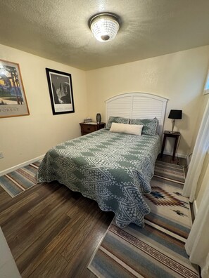 1 bedroom, desk, iron/ironing board, free WiFi