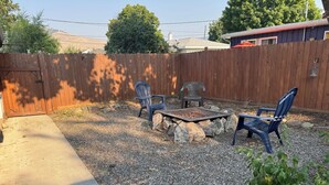 Terrace/patio - Centrally located 1 bd/1ba bungalow (Missoula)