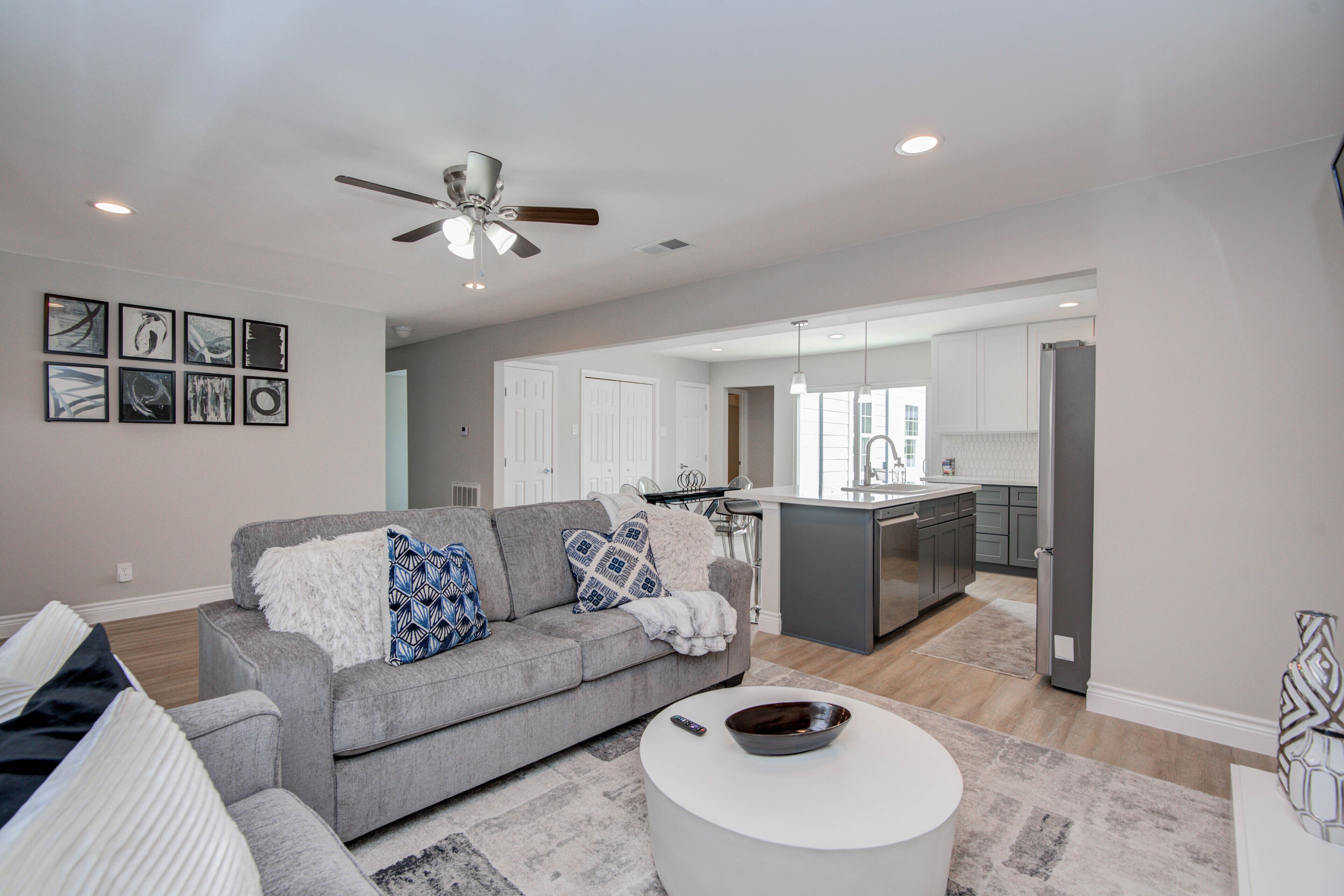 🏠Spacious Quiet Contemporary Home Near 🏥TMC/DownTown