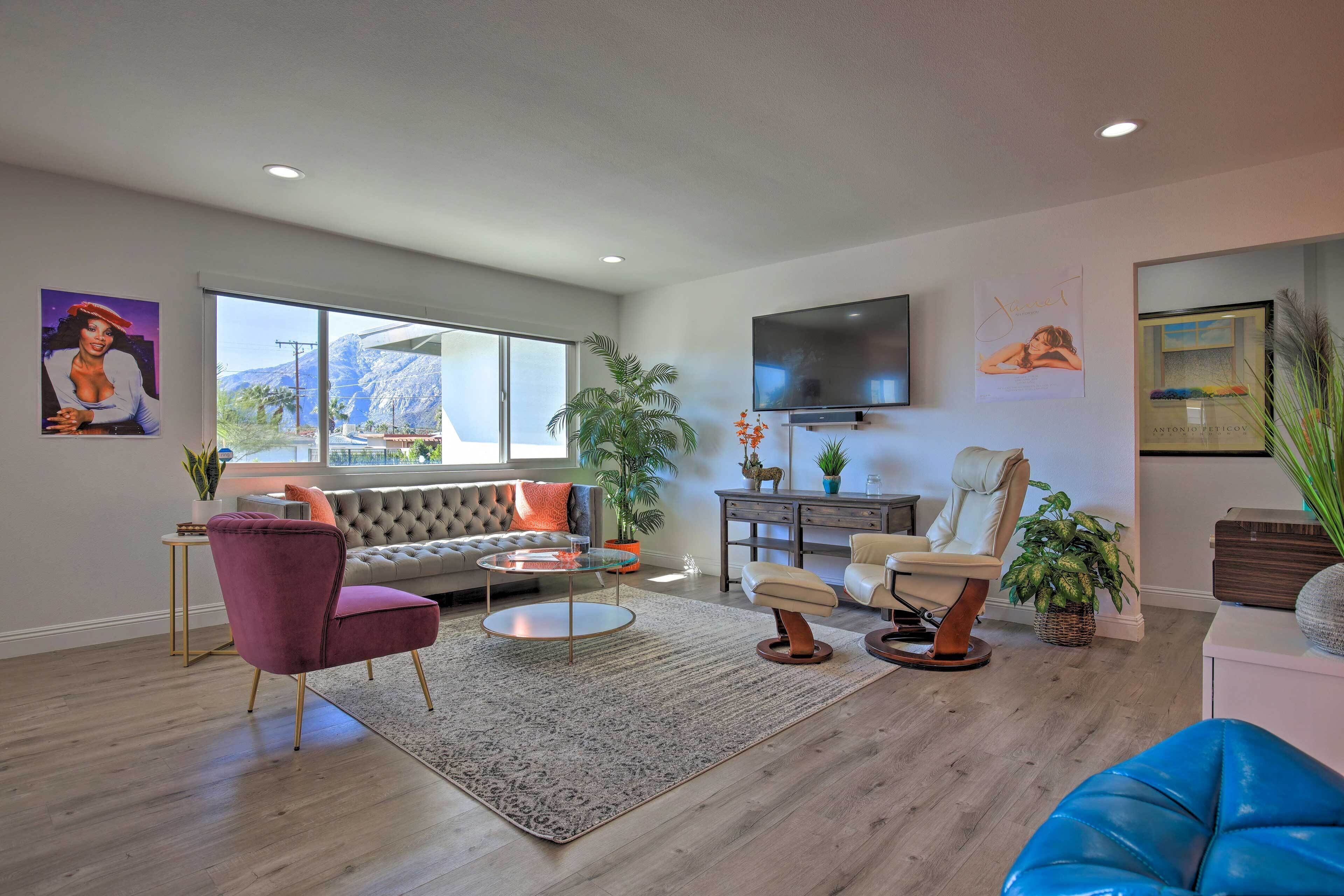 Contemporary Private Oasis in Palm Springs!