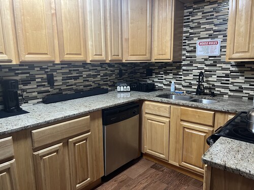 Atlanta/tucker large 3 bdrm condo