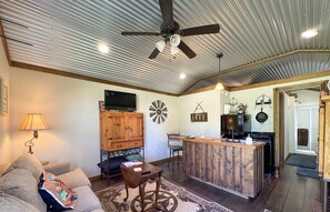 Smart TV, reproductor de DVD y libros 