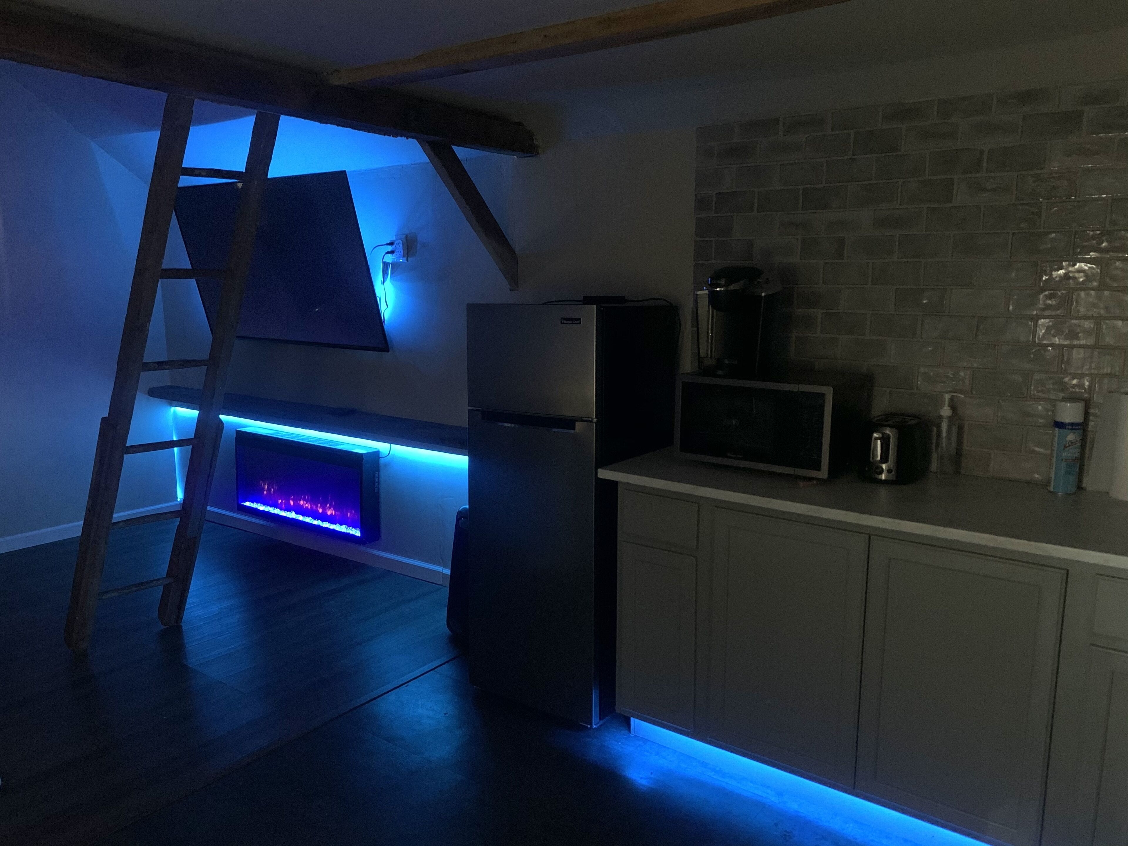 (The Green Tree Grove)