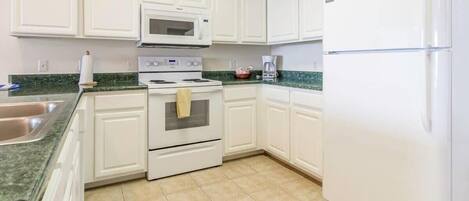 ثلاجة، ميكروويف، فرن، موقد طهي مسطح