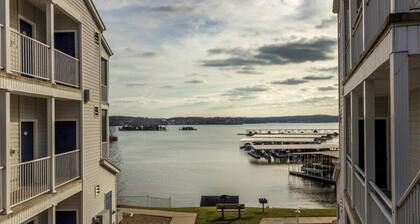 Pool | WiFi | Lake Front | Sleeps 4 | MM 13 (491A)
